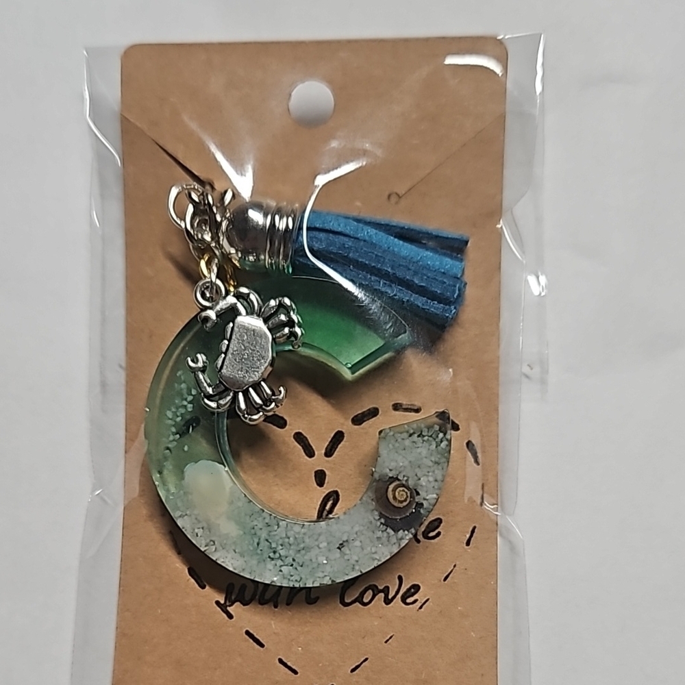 🟠Handmade Ocean Themed Resin Keychain Letter "C"🟠